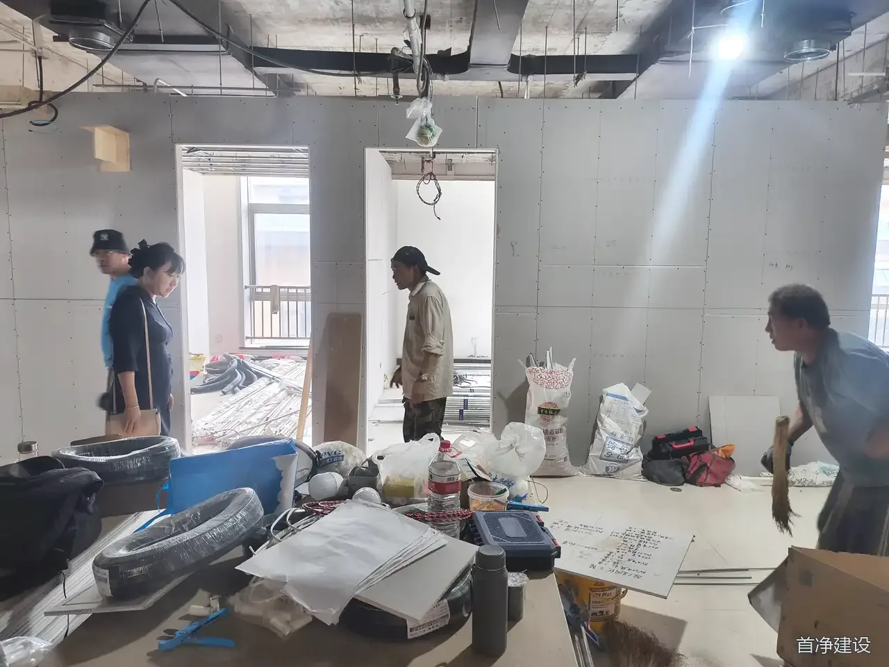 室内施工:隔墙门洞与管线敷设